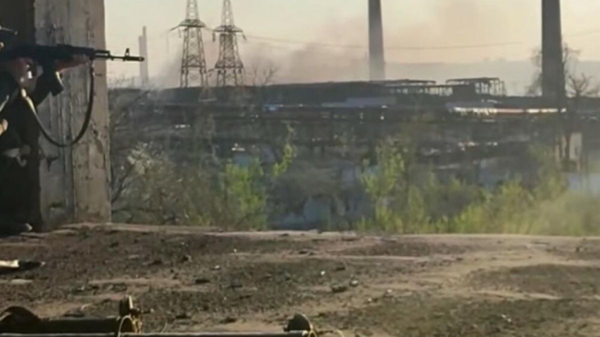Вижте какво засне дрон в Мариупол: "Азовстал" е под пълен контрол на руснаци и чеченци ВИДЕО