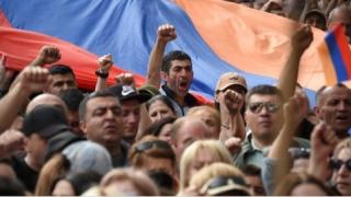 Масови протести и стотици задържани в столицата на Армения ВИДЕО