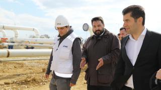 Петков с горещи новини за точната дата кога газовата връзка Гърция – България ще е готова