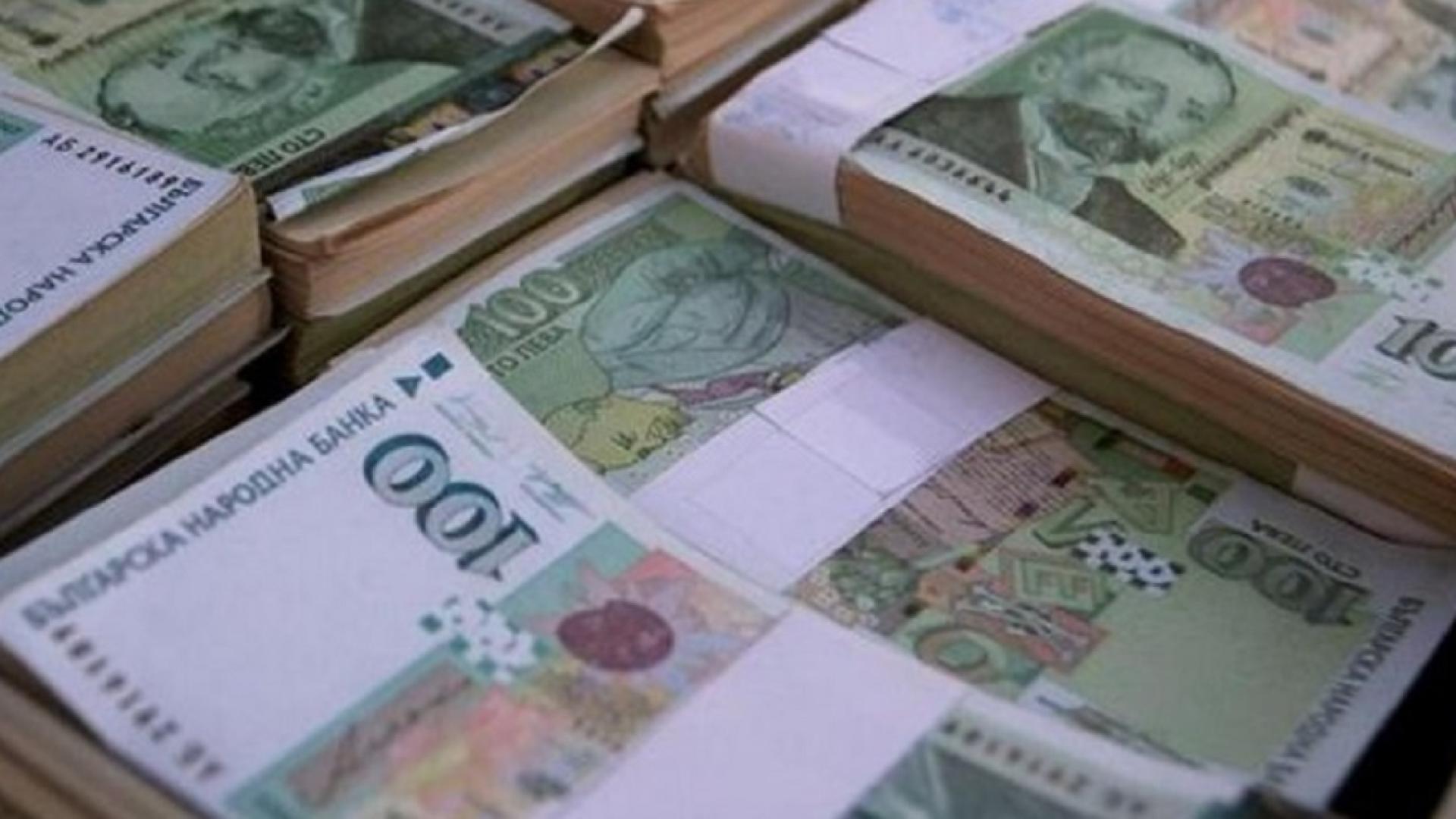 Замирисва на Жанвиденова зима: Дребните пари изчезват, плащаме предимно със стотачки