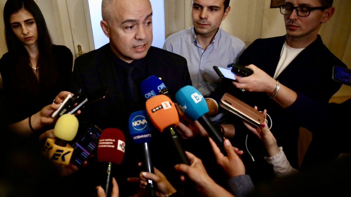 Свиленски: Република Северна Македония е червена линия, която БСП няма как да прекрачи