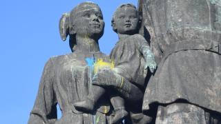 Атака от въздуха срещу Паметника на Съветската армия СНИМКИ