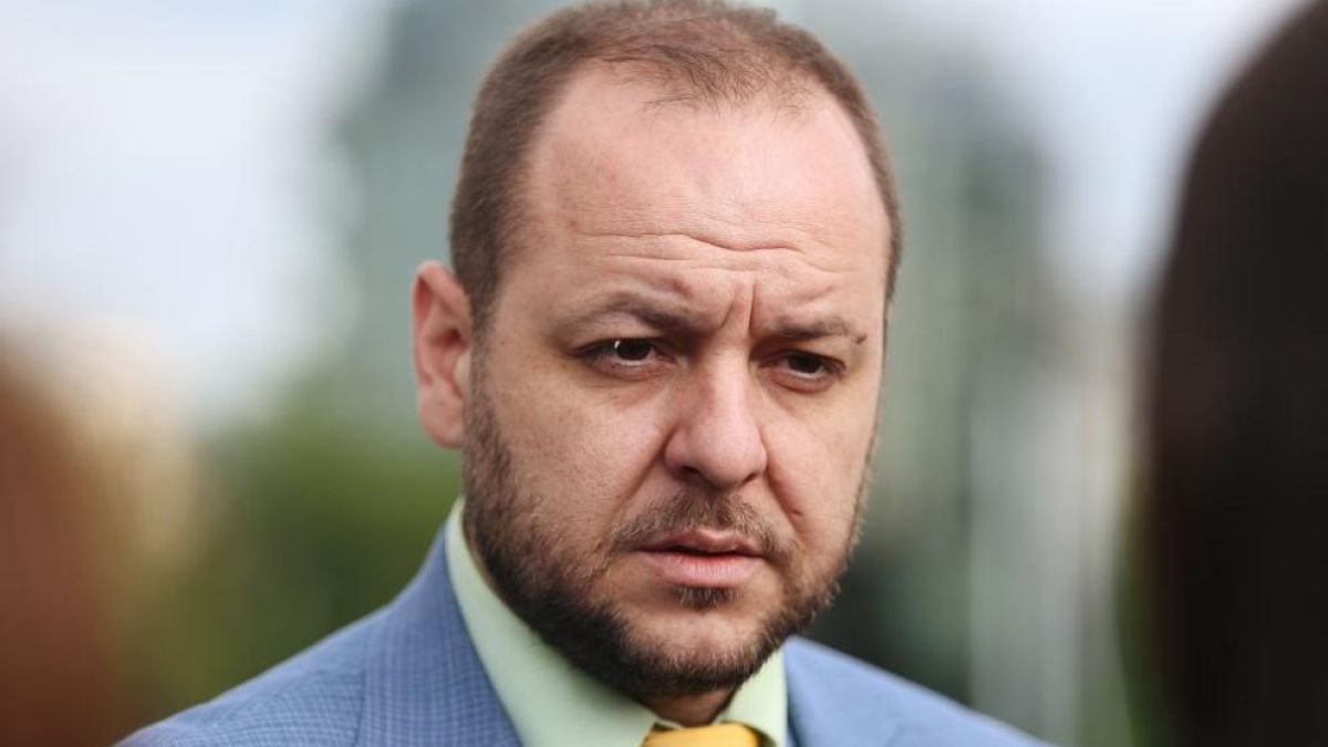 Министър Сандов: Няма хора за работа в ключови сектори, трябва да... 
