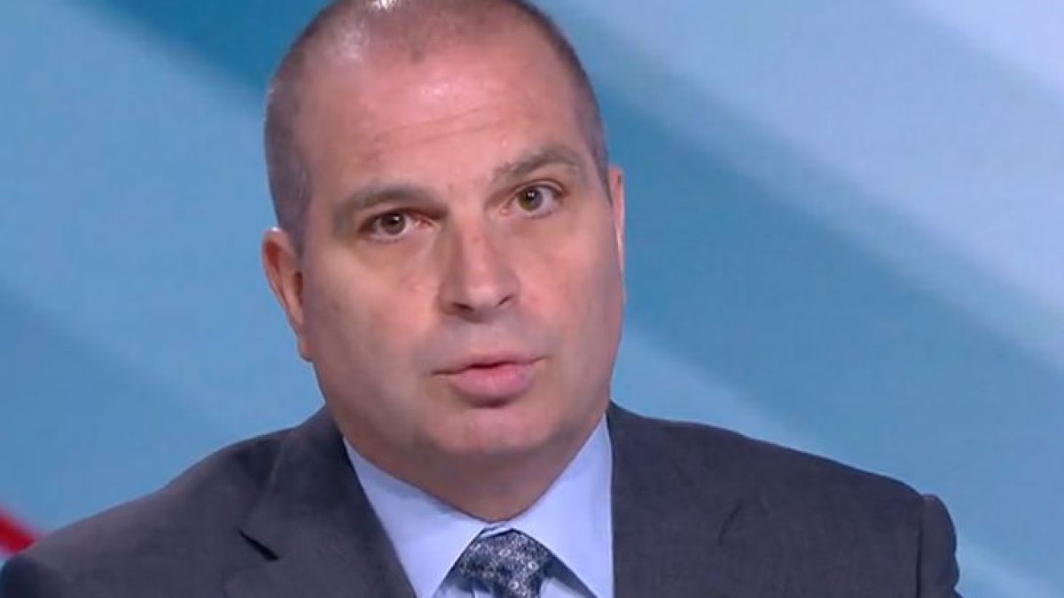 Ризова се опита да притисне министър с "правилен" въпрос за премиера, но той я смълча в ефир