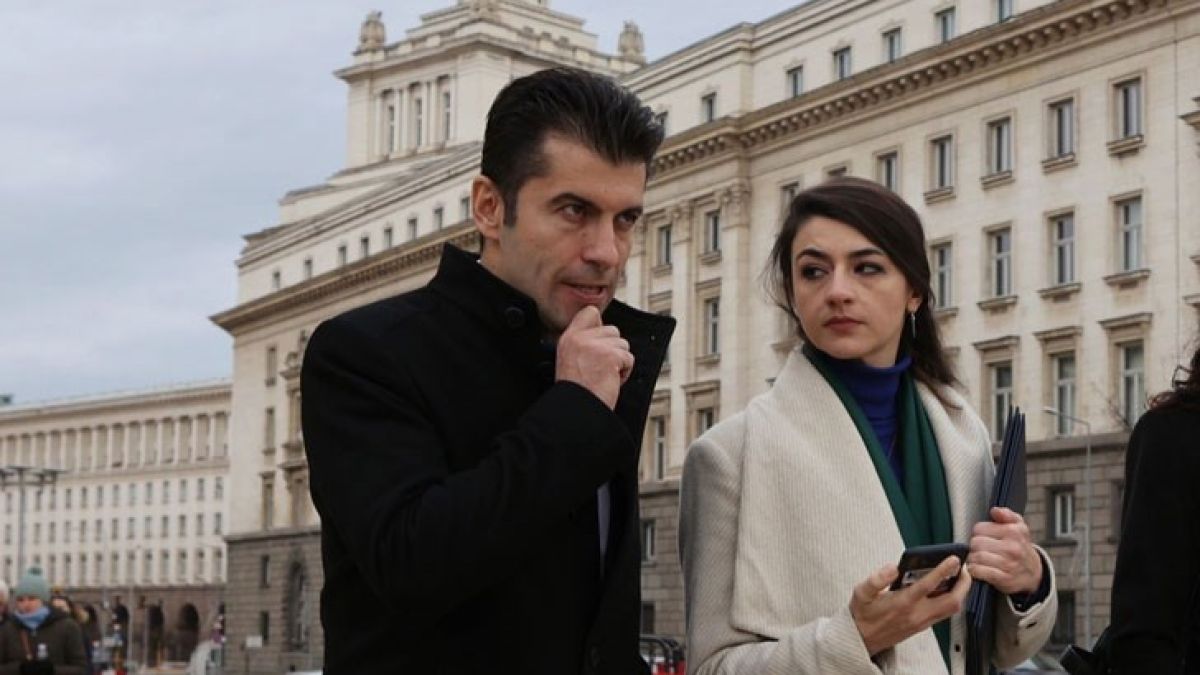 Христо Стоянов обясни защо само "хубавото Ленче" придружава Петков във Вашингтон