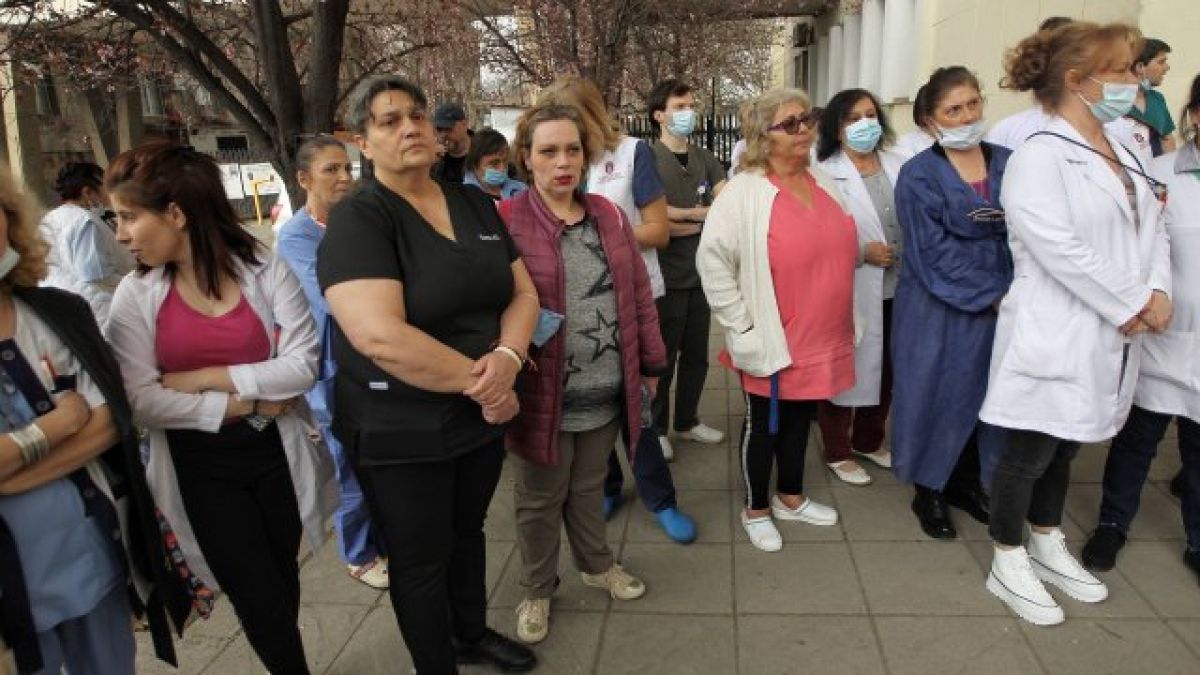 Медици излизат на национален протест заради неизплатени средства