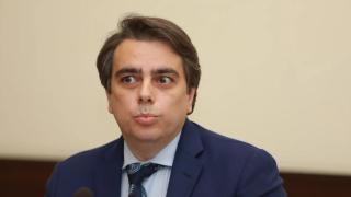 Асен Василев ококори българите с тази новина за руския петрол 
