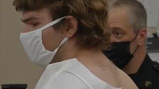 Потресаващо ВИДЕО с хлапака, разстрелял 10 души в супермаркет в САЩ 