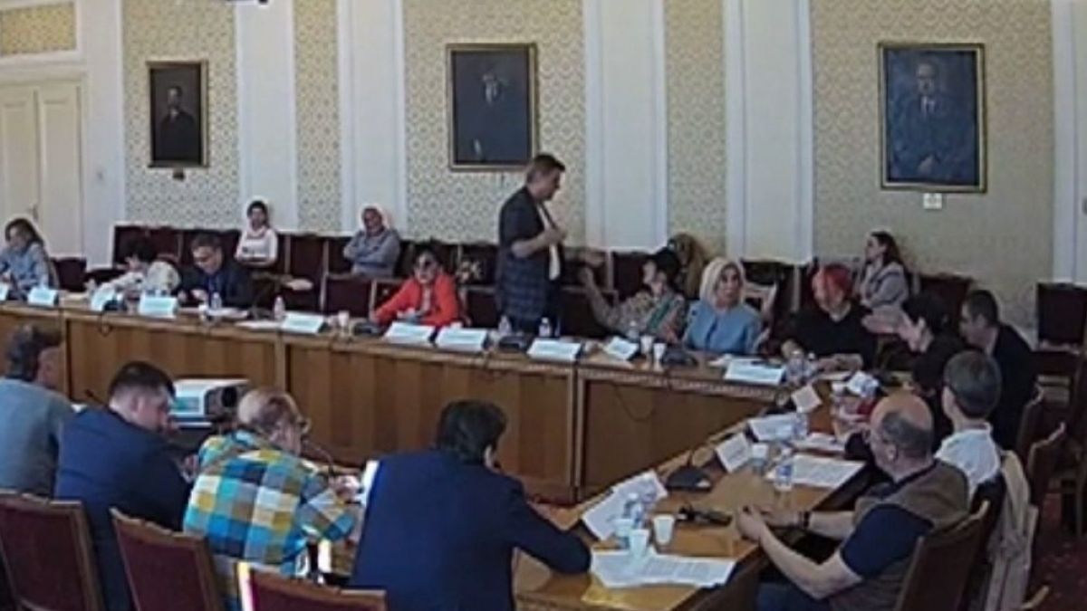 Шокиращо ВИДЕО! Мощен скандал в НС между родните естрадни звезди заради...