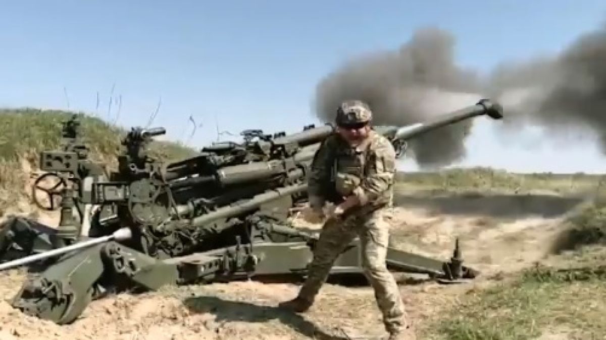 Daily Express съобщи за поне 3 британски военни в "Азовстал", единият от тях... ВИДЕО