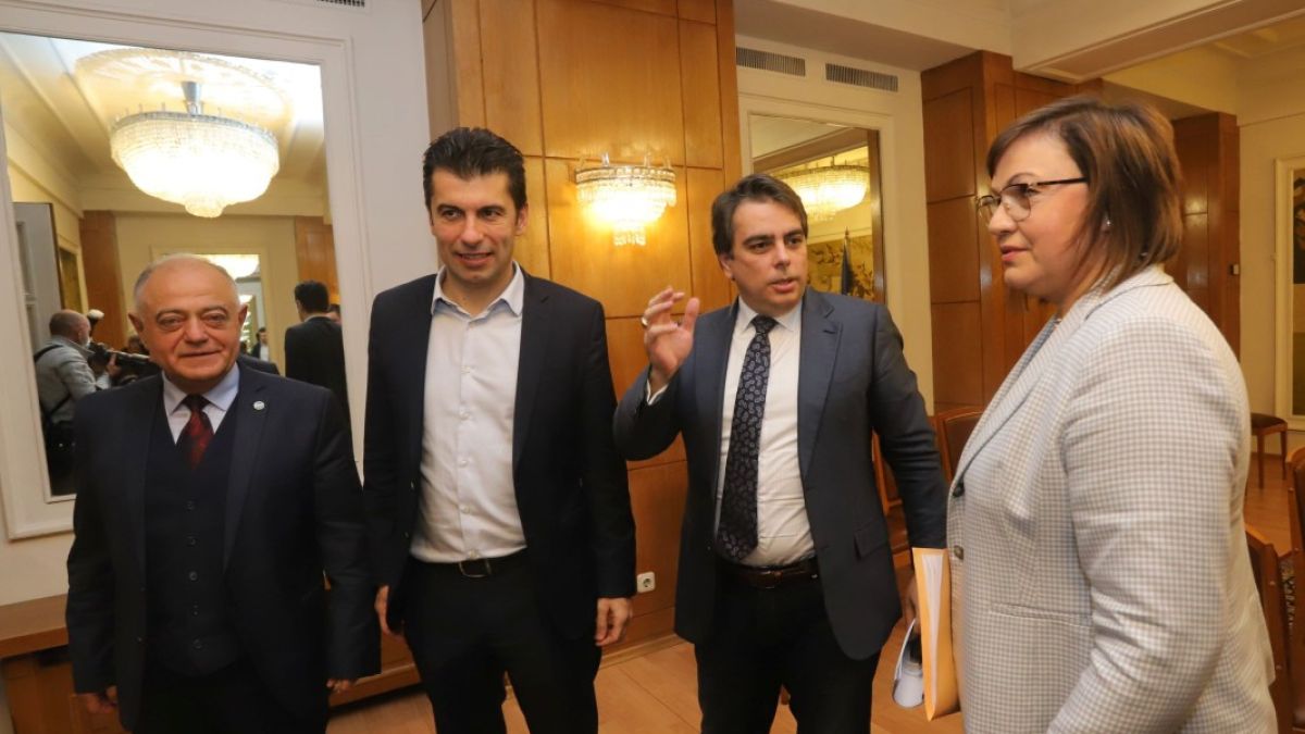 Малко преди важната среща при премира, коалиционните партньори...