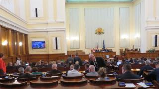 Шефът на парламента се видя в приключение заради кворума ВИДЕО 