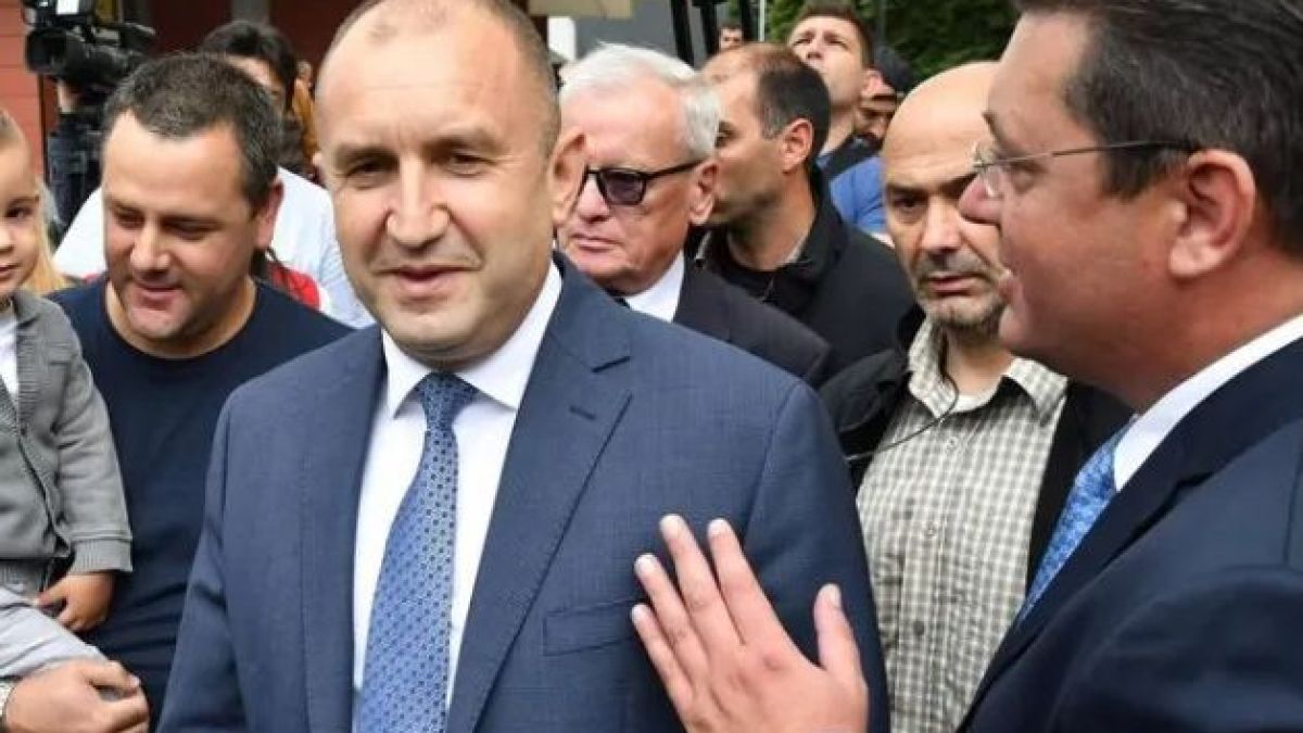 Хора на Радев вече „коват“ структурите на новата партия на Янев