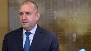 Радев се оплака на Макрон от Скопие