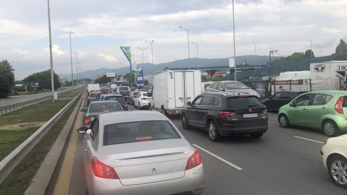 Ад за шофьорите това лято по пътищата на България, причината е ... 