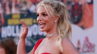 Бритни Спиърс отново лъсна дибидюс гола СНИМКА 18+