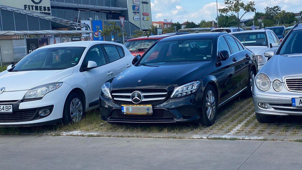 Врачанинът Гошо Циклопа намери цаката как да кара луксозни коли без пари, но в Бургас...