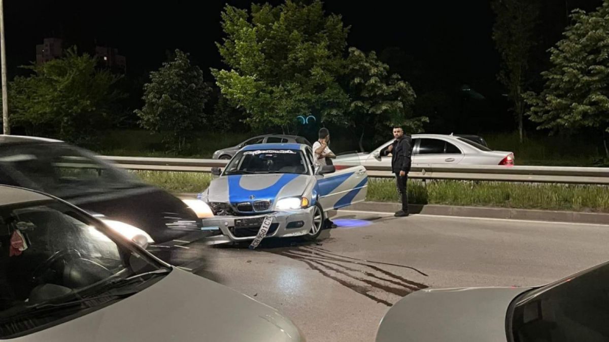 Първо в БЛИЦ! Адско меле с тунинговано БМВ по тъмна доба в София, а шофьорът се оказа... ВИДЕО