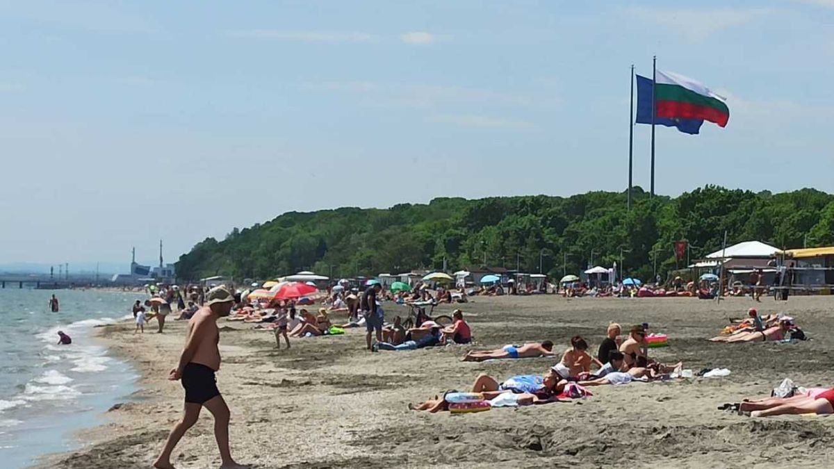 Такова нещо през май месец Бургас не помни СНИМКИ
