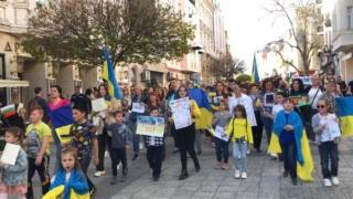 Децата на украинските бежанци ще се приемат в забавачки без електронно класиране