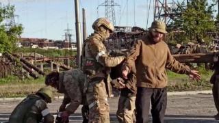 Москва решава съдбата на пленените азовци 