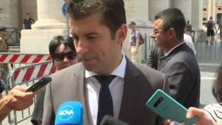 Петков замеси папата в поредната си фукня, пак натиска Радев за КСНС БЛИЦ ТV