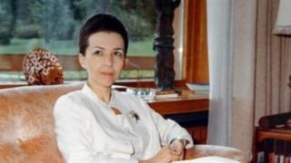 Ето коя звезда ще изиграе емблематичната Людмила Живкова СНИМКИ