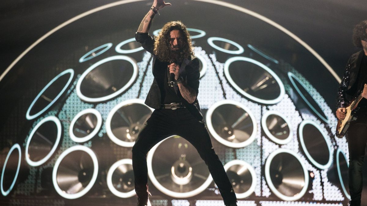 Трогателно: Деца спират стрелба в новия клип на Intelligent Music Project