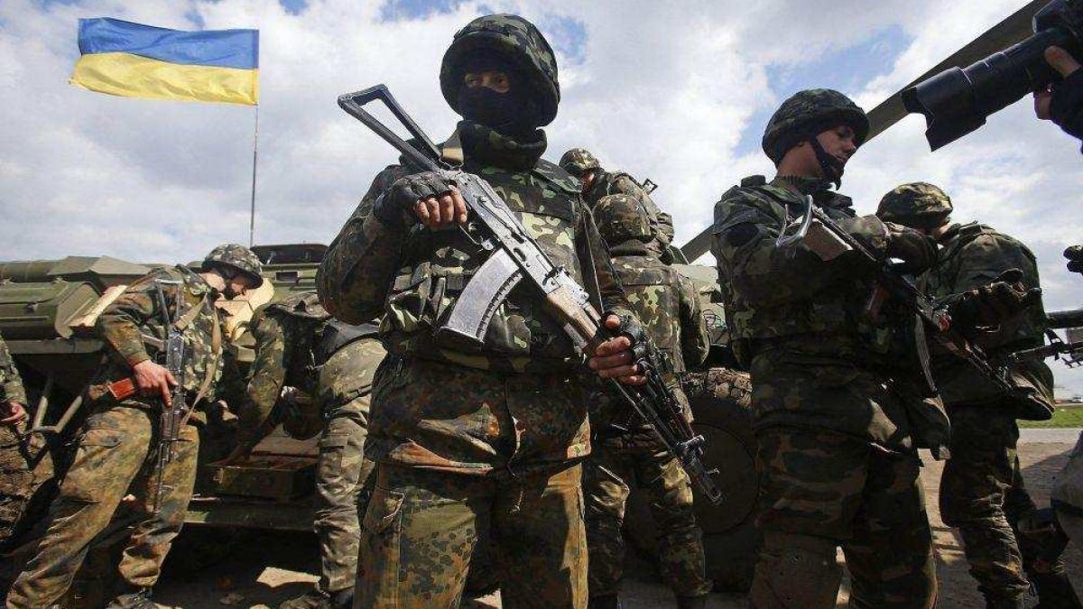 Жена на украински военен изригна: Спасете хората, обкръжават ги ВИДЕО