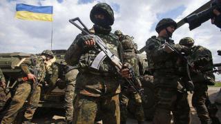 Жена на украински военен изригна: Спасете хората, обкръжават ги ВИДЕО