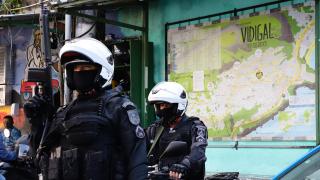 Полицейска акция в гето в Рио завърши с десетки трупове СНИМКИ