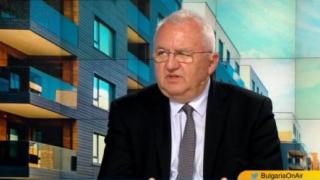 Доц. Драганов: Приравняваме украинците към персонала, не може да са вечно бежанци