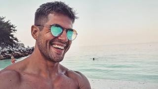 Иво Аръков прави шведска тройка в "Съни бийч" СНИМКИ 18+