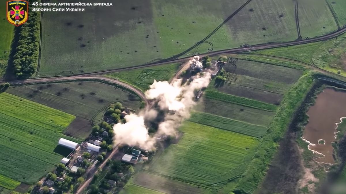 ВИДЕО от войната: Украински артилеристи унищожиха позиции на руснаците 