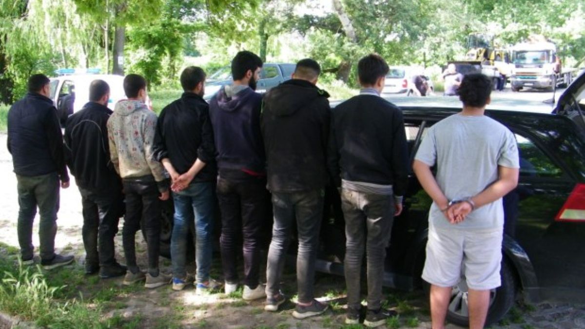 Заловиха група емигранти  в Царево
