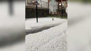 Невиждана стихия помете Златоград! Улиците побеляха, а местните не помнят такъв ужас ВИДЕО