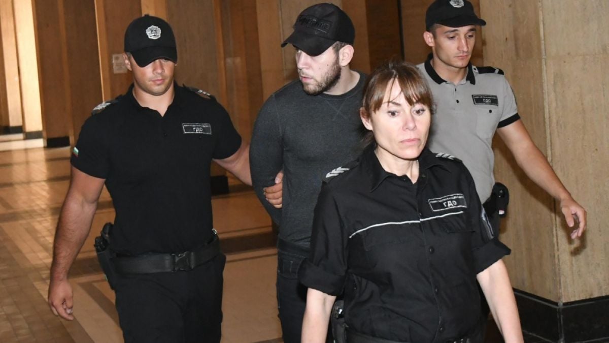 Инфарктни часове за Денис, заклал човек заради заря в "Люлин" 