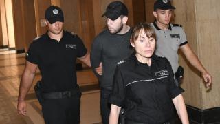 Инфарктни часове за Денис, заклал човек заради заря в "Люлин" 