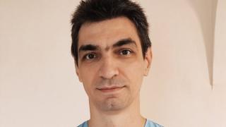 Д-р Руслан Кулински посочи 4 явни симптома за рак на стомаха или дебелото черво 