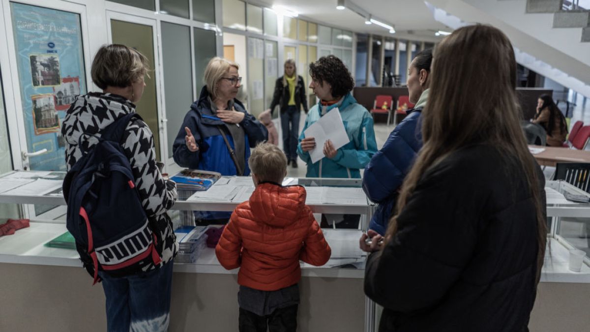 Проф. Дичев обясни как сме се оплескали пред света с бежанците