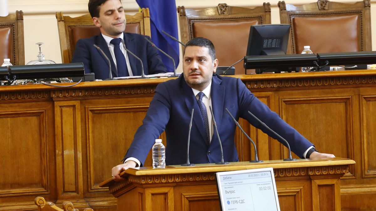Гаджев обясни защо ГЕРБ няма вина за падането на кабинета "Петков"