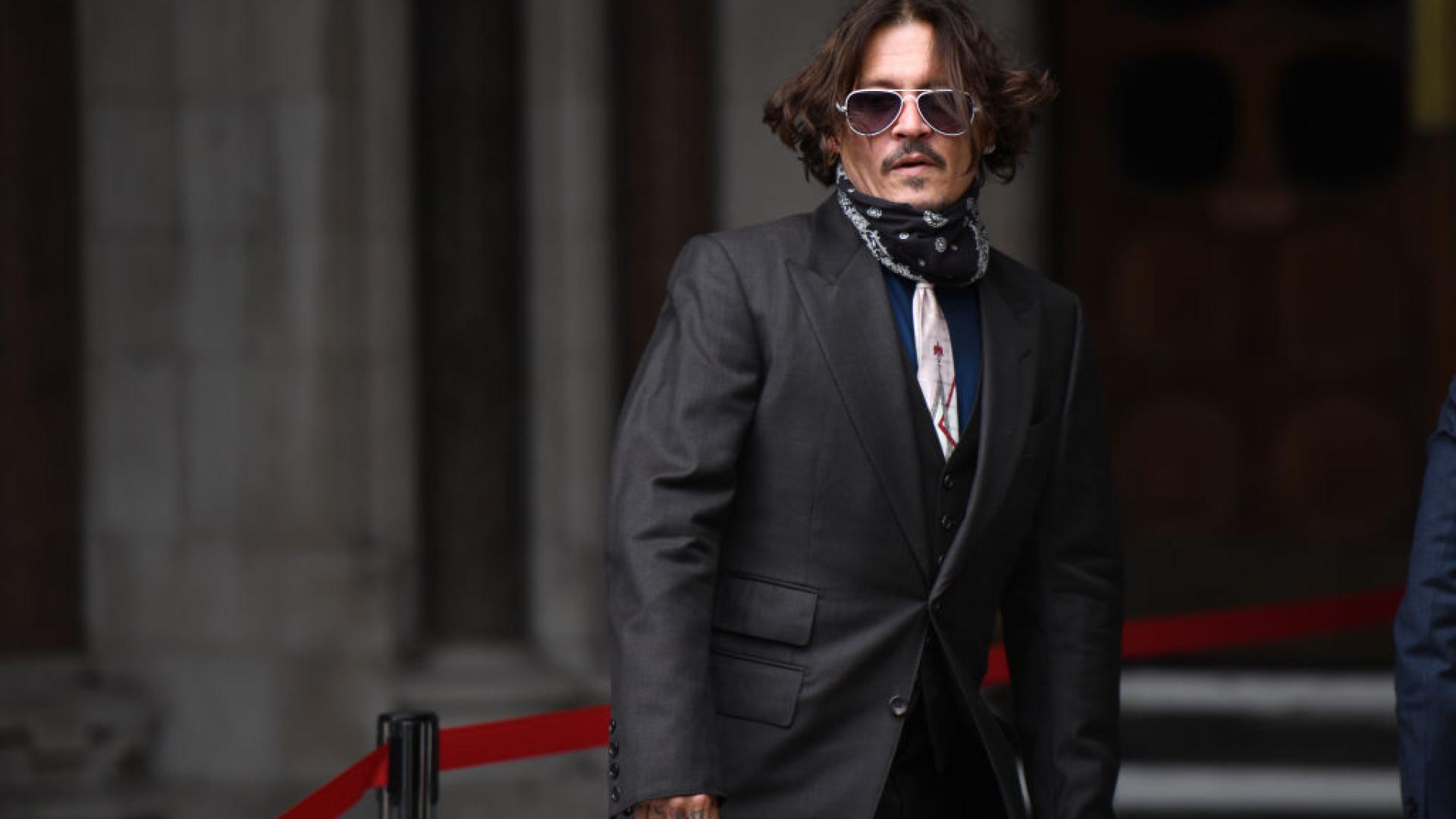 Близки до Джони Деп разкриха детайли за любовната му афера с адвокатката