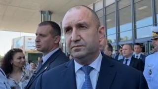 Радев коментира 3 болезнени теми и напомни на Петков кой е последната инстанция
