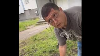 Психар размахва нож срещу малки деца в столичния кв. "Гоце Делчев", пречели му да... ВИДЕО