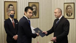 Петков заложил лукав капан на Радев за РСМ, но президентът се усетил и... ВИДЕО
