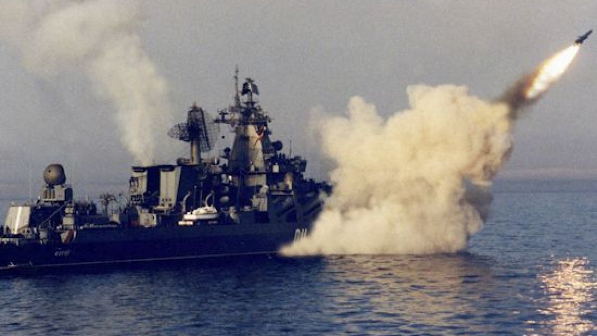Русия започва мащабни военни учения, ето къде