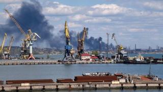 Извънредно: Мощна експлозия на плажа край "Азовстал", има загинали ВИДЕО 