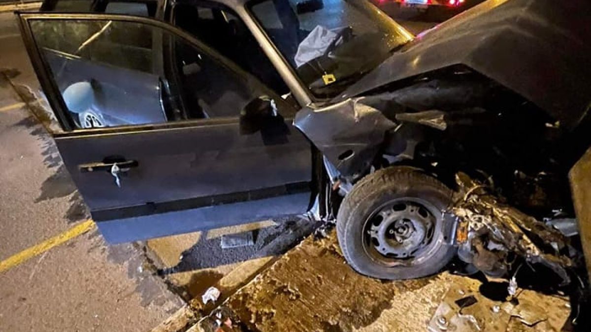 Кола с балони се размаза брутално в София тази нощ СНИМКА