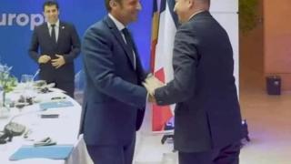 Гореща версия: Нов харвардец сменя проваления Петков като премиер