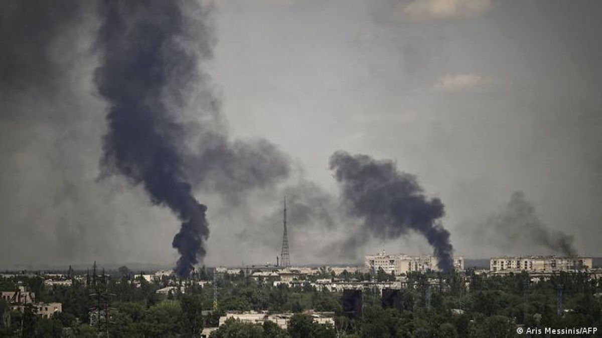 AFP: Украинските войски се изтеглят от Северодонецк, подпалиха уникална църква в Святогорск  ВИДЕО